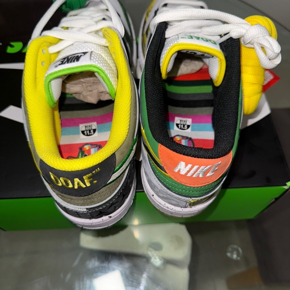 Nike Dunk PE Low What the Duck Dunks University of Oregon
Away White - Picture 3 of 6